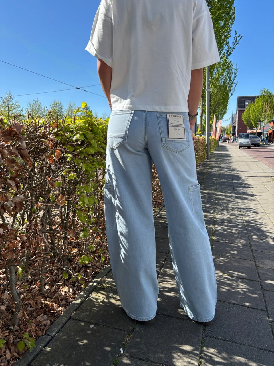 Cargo wide leg