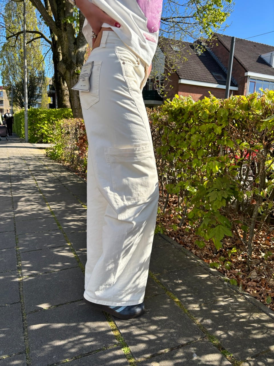 Cargo wide leg