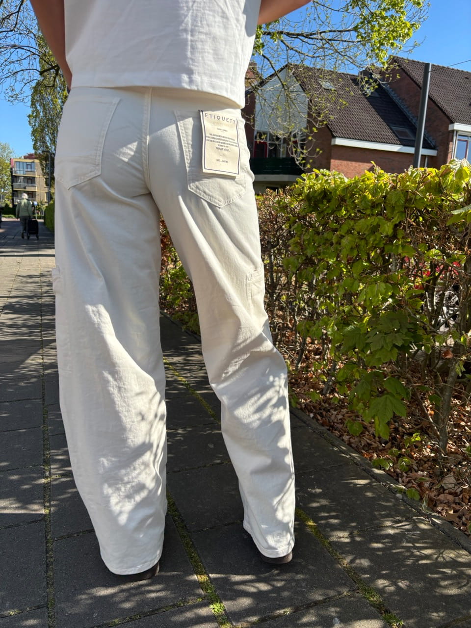 Cargo wide leg