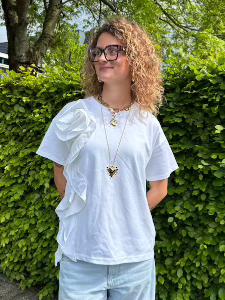 Wit t-shirt met bloem detail