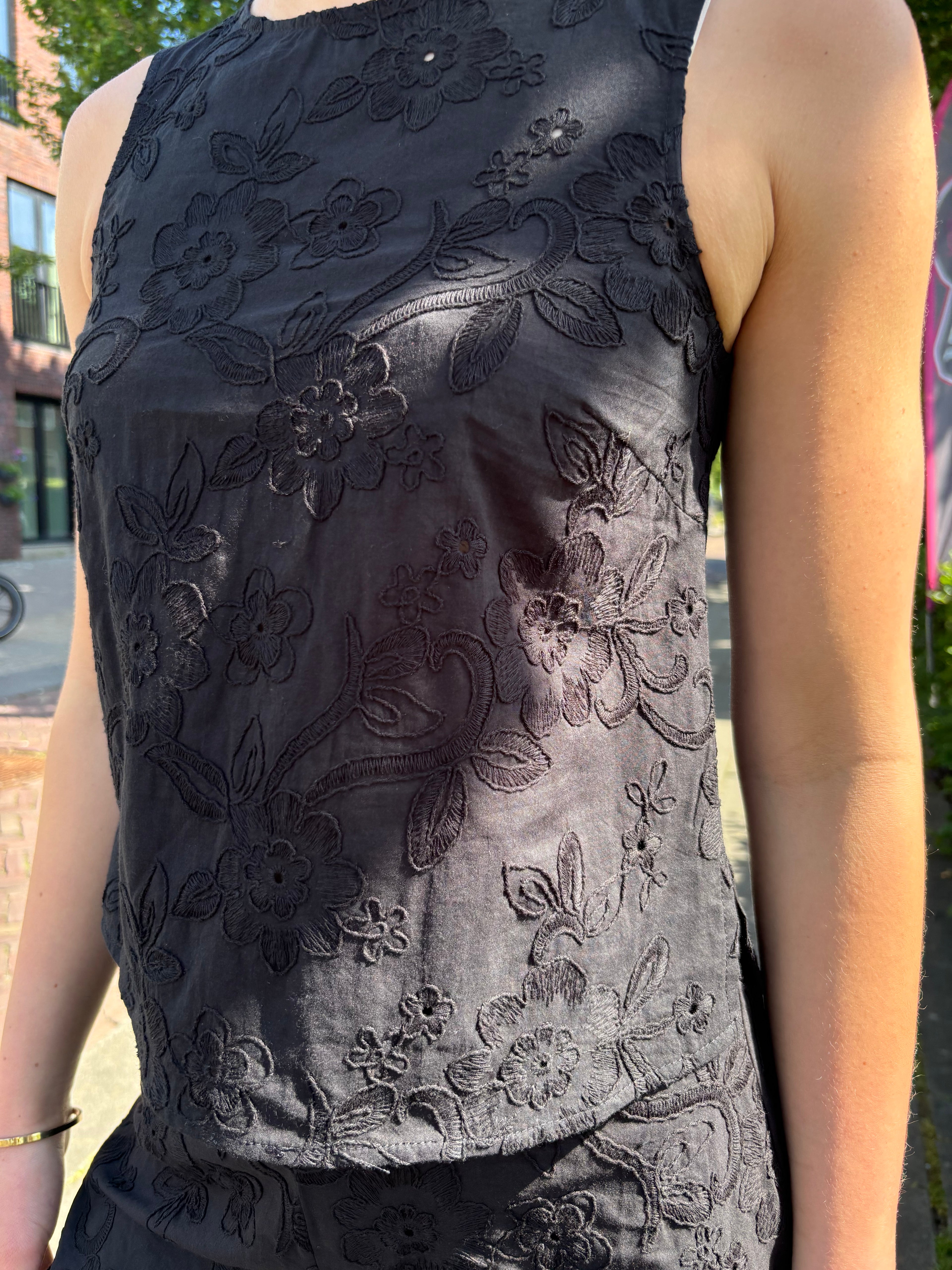 Top met open rug