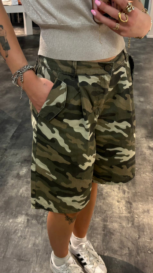 Camo print jort