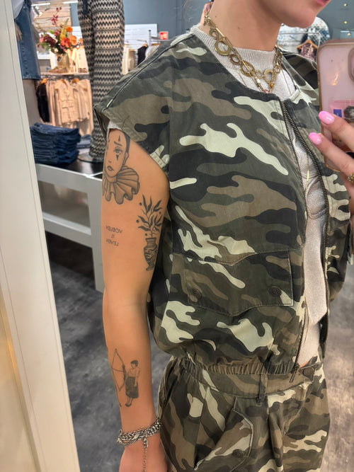 Camo print gilet