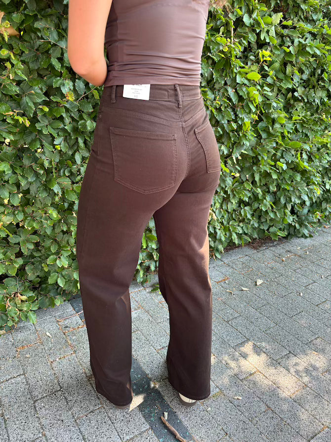Stretchy wide leg jeans in bruin