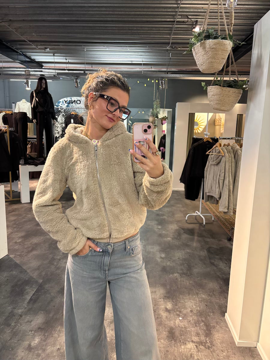 Fluffy jasje beige