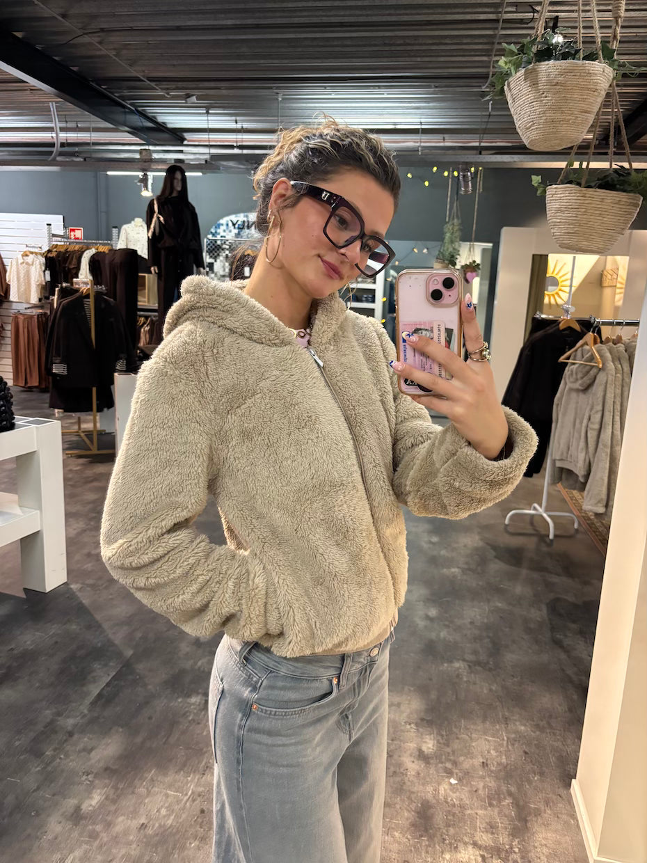 Fluffy jasje beige