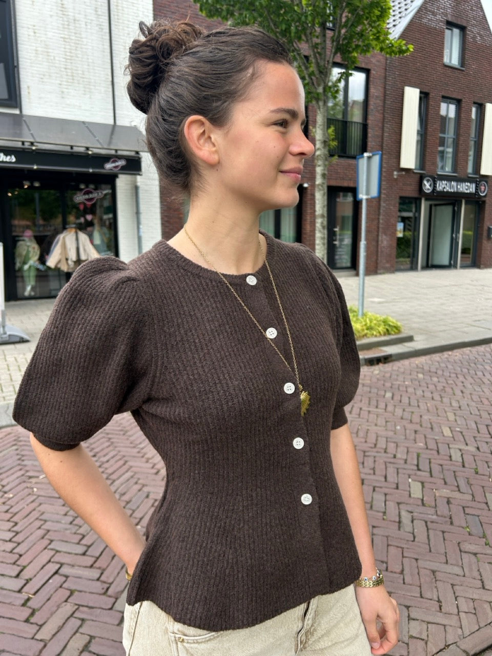 Getailleerd vestje bruin