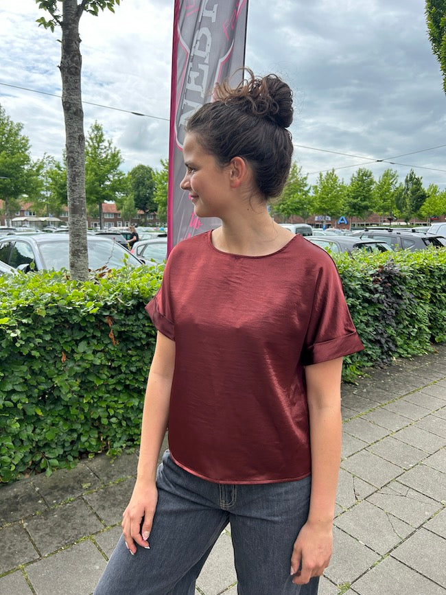 Satijn look t-shirt rood