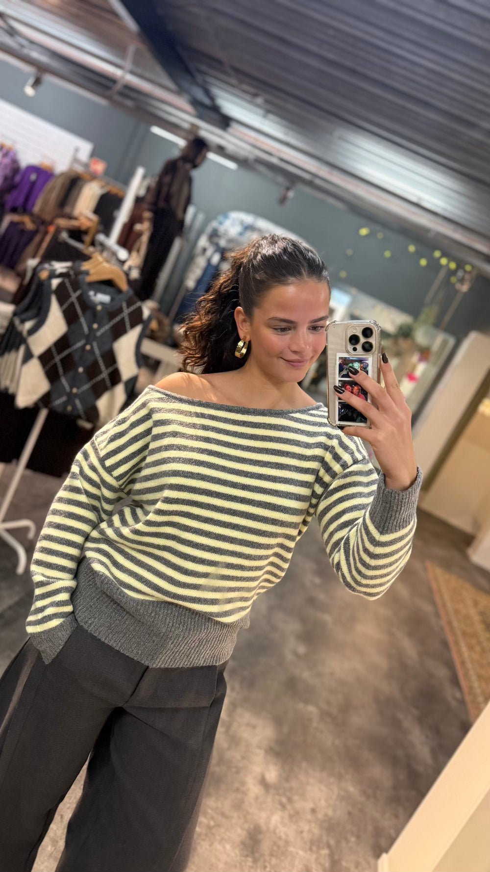 Off shoulder streep geel