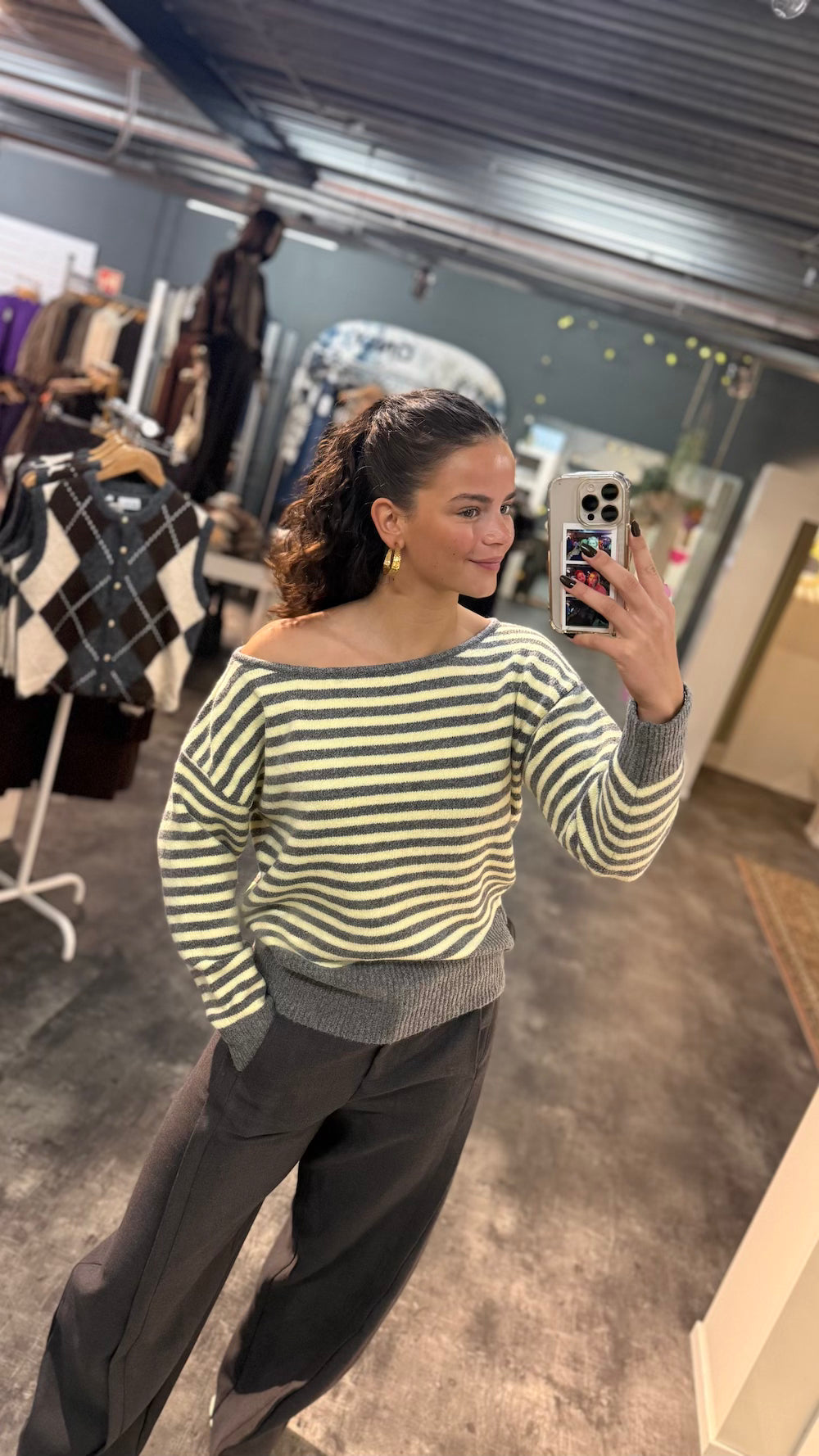 Off shoulder streep geel