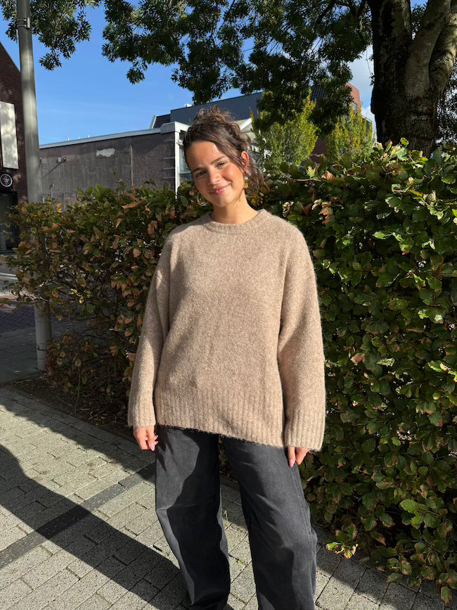 Oversized trui beige